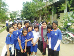 Pureheart-Anna-mit-burmesischen-Fluechtlingen Pureheart-Anna-mit-burmesischen-Fluechtlingen